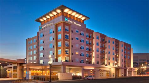 hyatt hotels near stl airport.